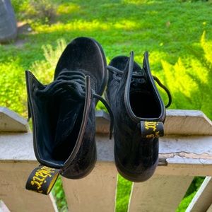Dr. Martens’s Velvet Original Boots NWOT